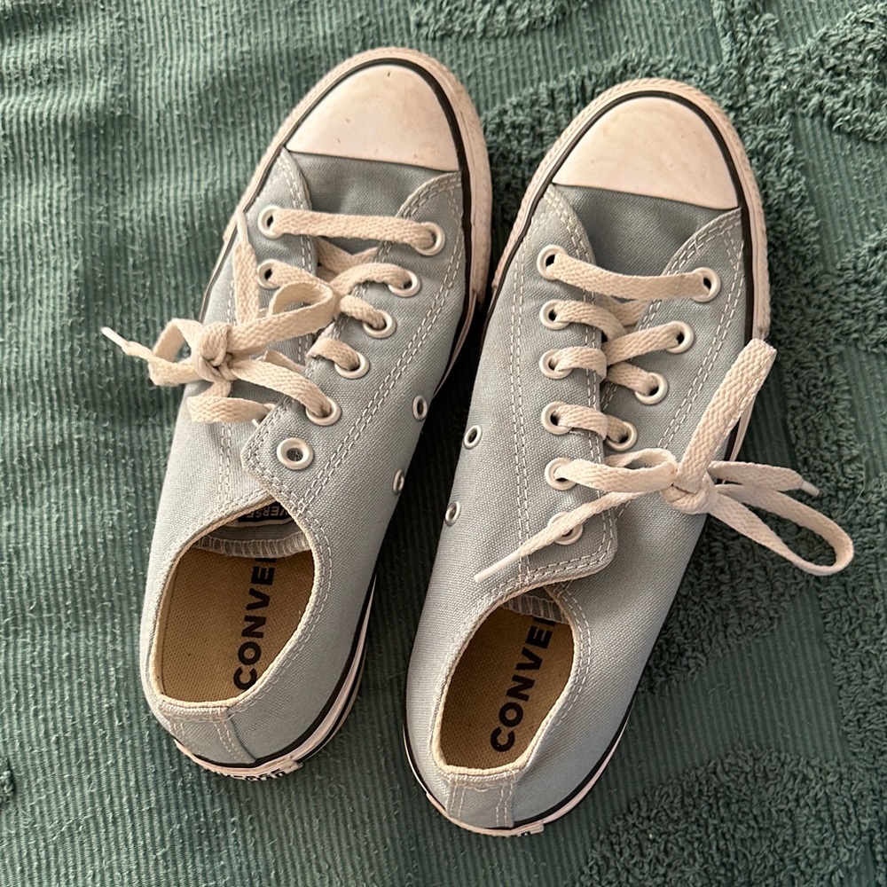 Converse baby blue low top 7.5